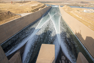 Spillway of the Mosul dam reopen Trevi spa