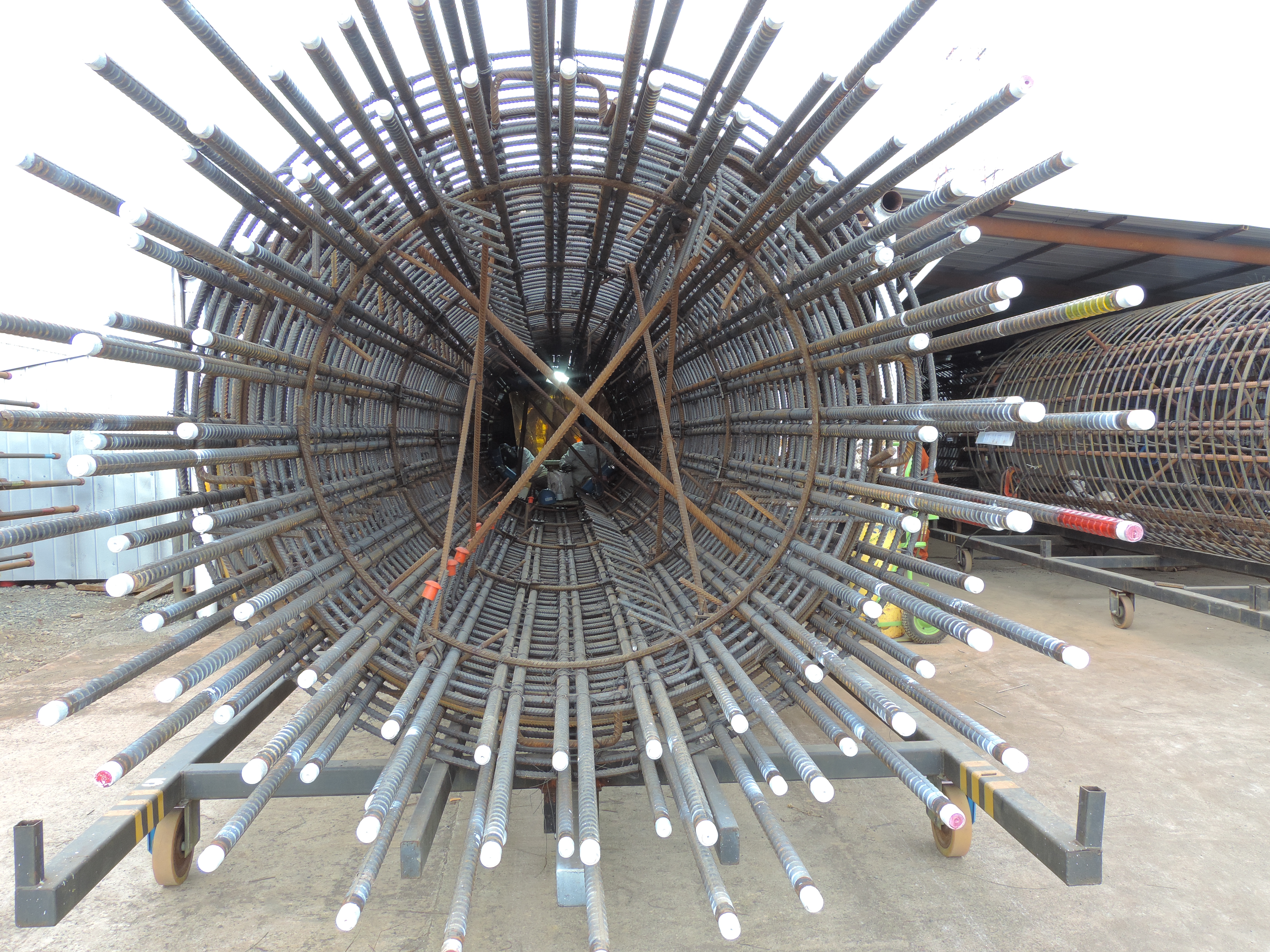 Trevi Chile Spa: assembly of the reinforcement cages and welding of steel casings | Trevi 2