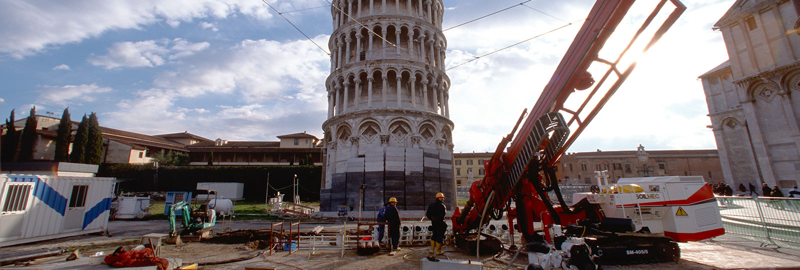 THE LEANING TOWER OF PISA